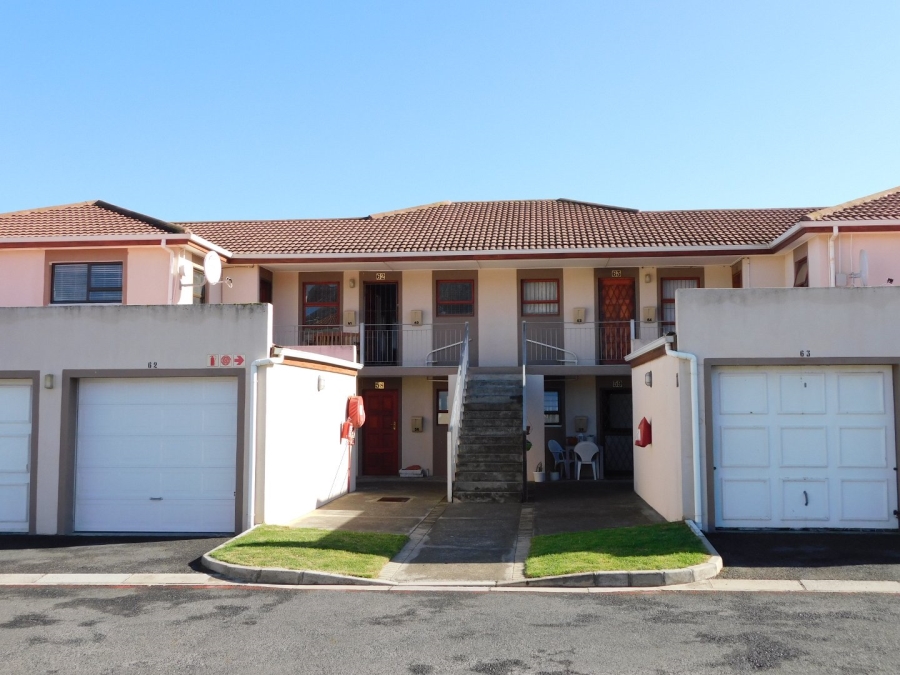 2 Bedroom Property for Sale in Whispering Pines Western Cape